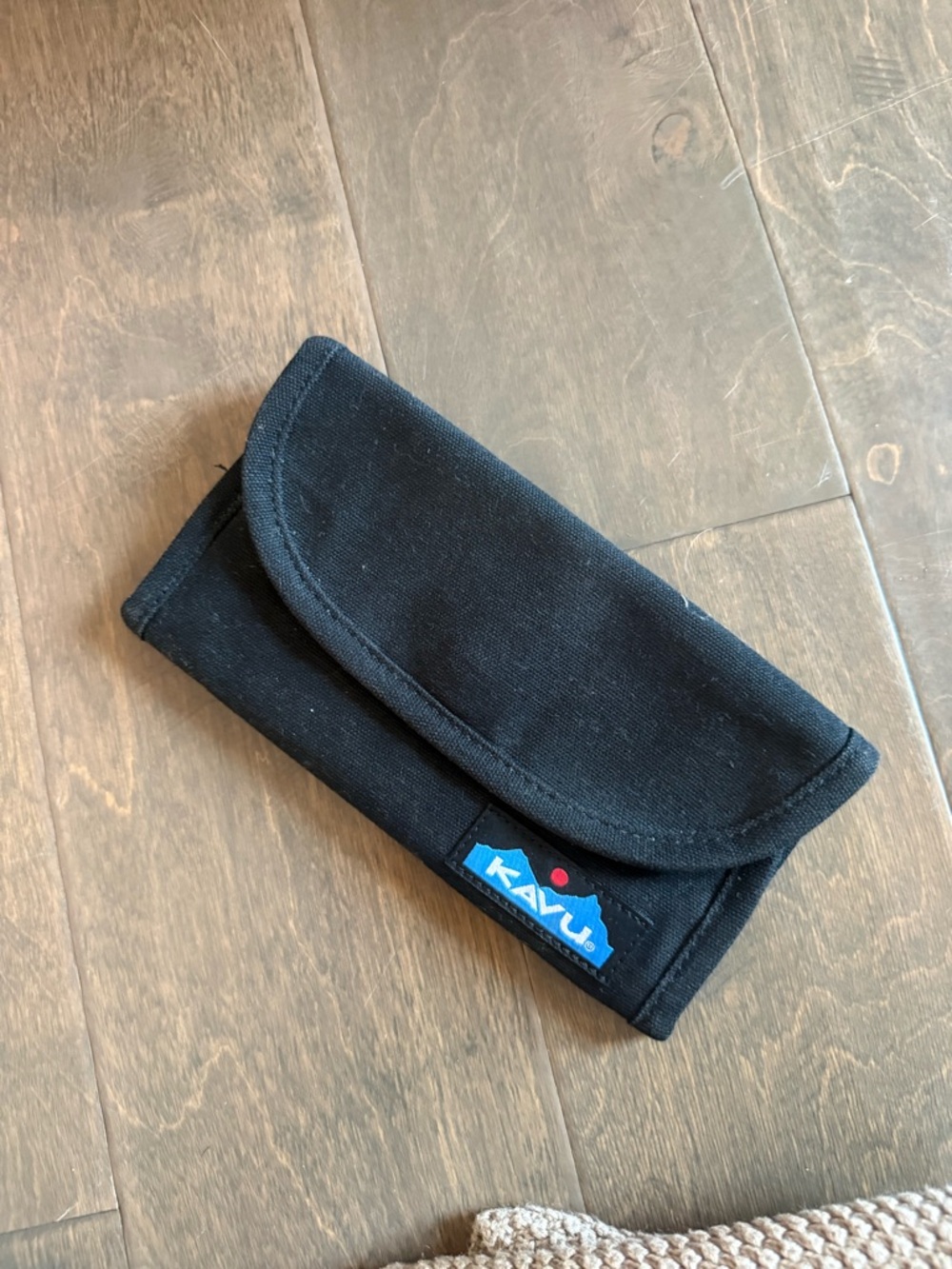 Kavu Black Canvas Phone/Sunglass Pouch with Logo
